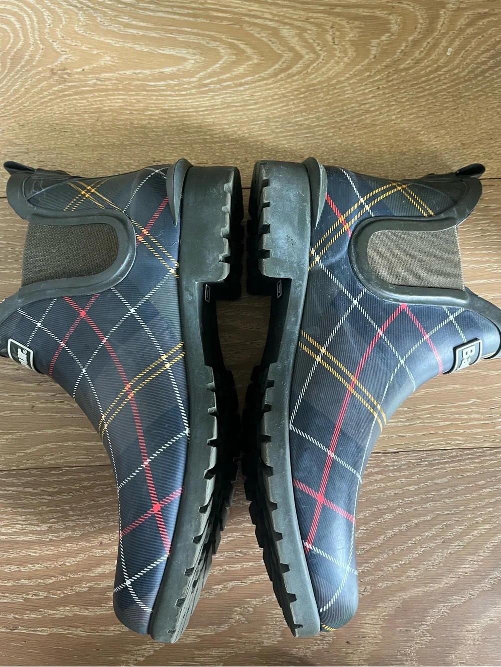 Barbour Wilton Chelsea Welly Tartan Waterproof Chelsea Rain Boots (UK 7/US 9)